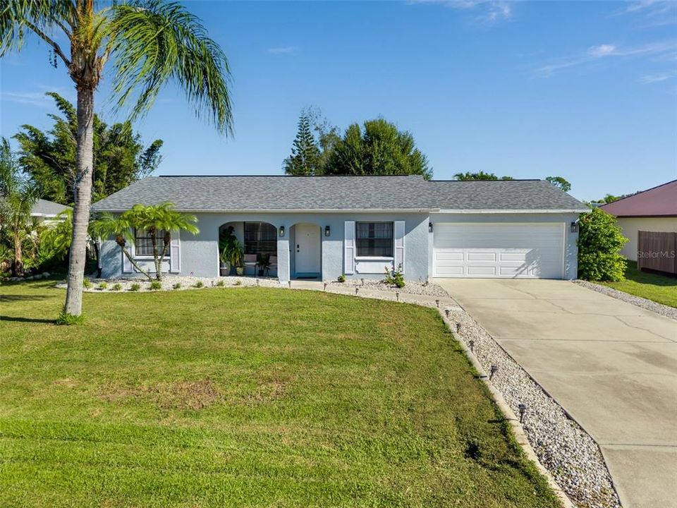 For Sale: $305,000 (4 beds, 2 baths, 1309 Square Feet)