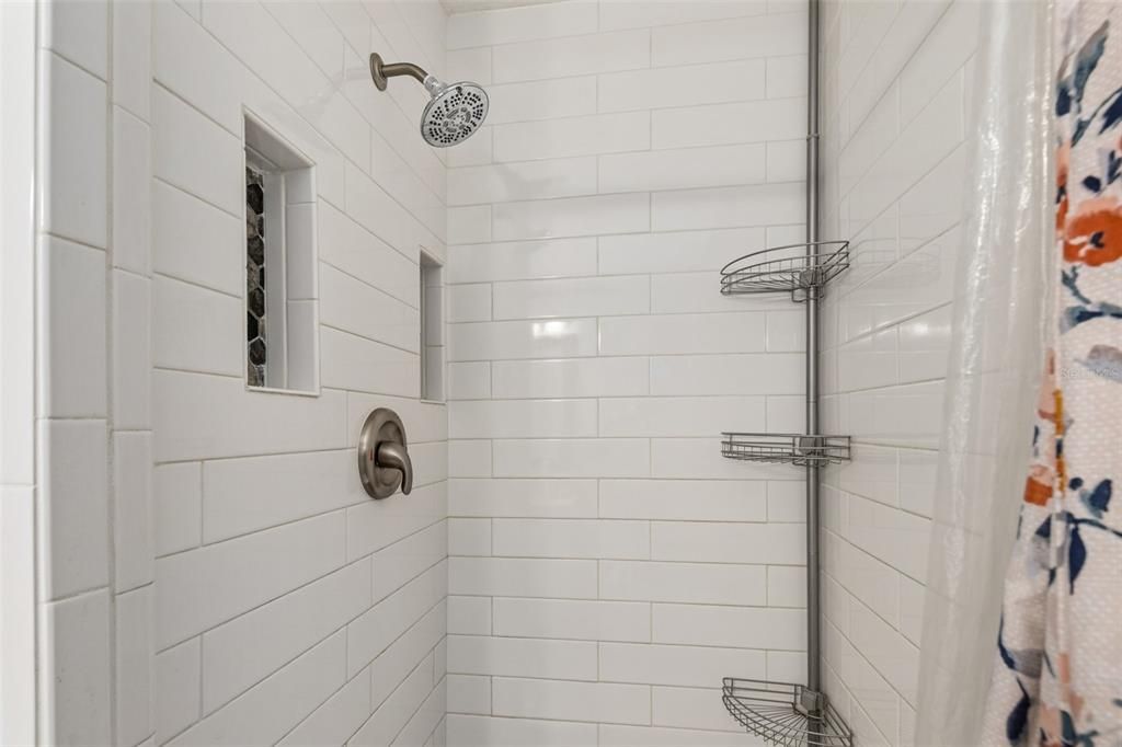 For Sale: $305,000 (4 beds, 2 baths, 1309 Square Feet)