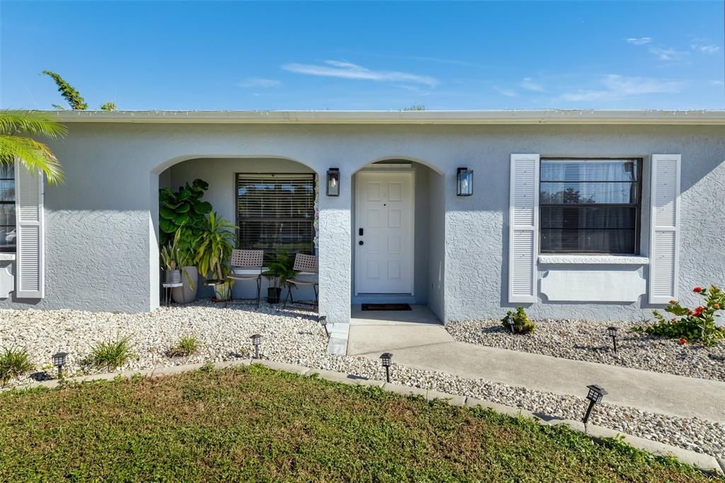 For Sale: $305,000 (4 beds, 2 baths, 1309 Square Feet)