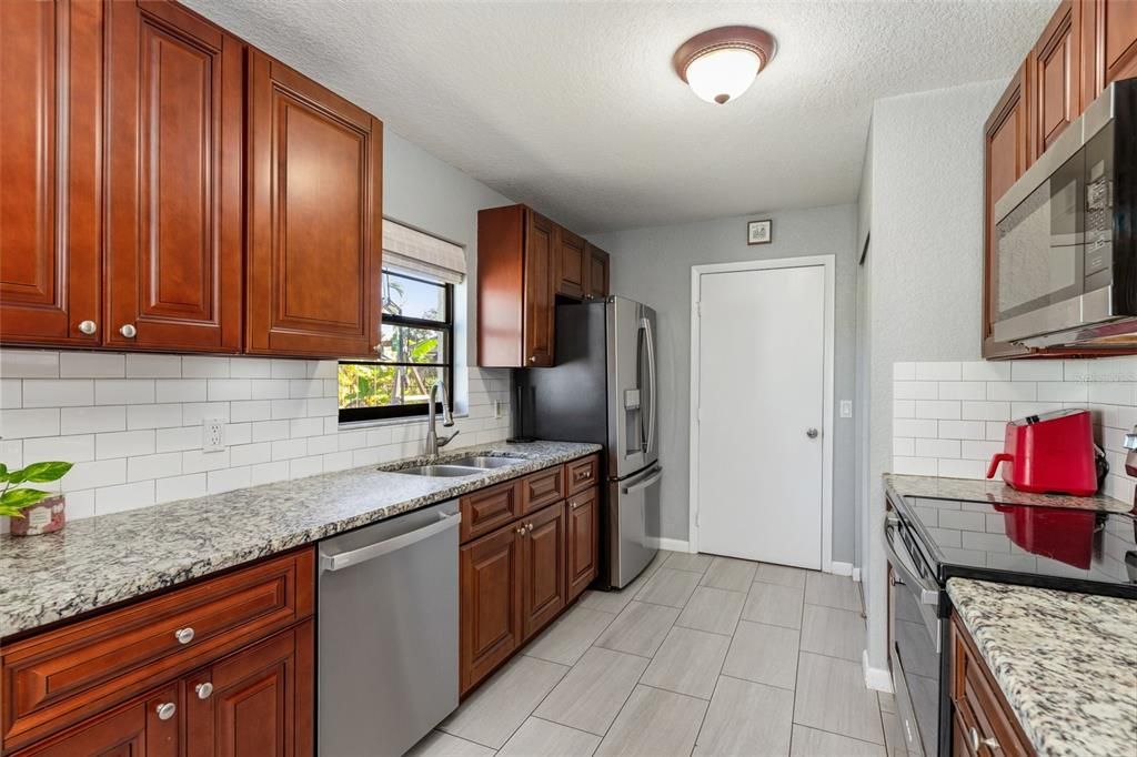 For Sale: $305,000 (4 beds, 2 baths, 1309 Square Feet)