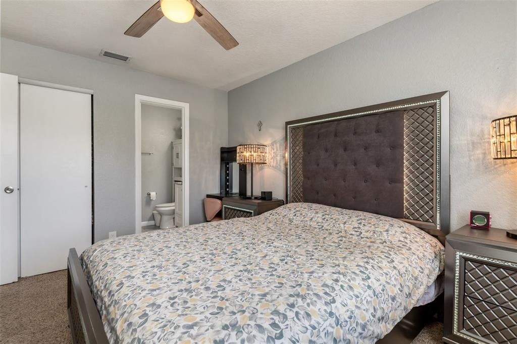 For Sale: $305,000 (4 beds, 2 baths, 1309 Square Feet)
