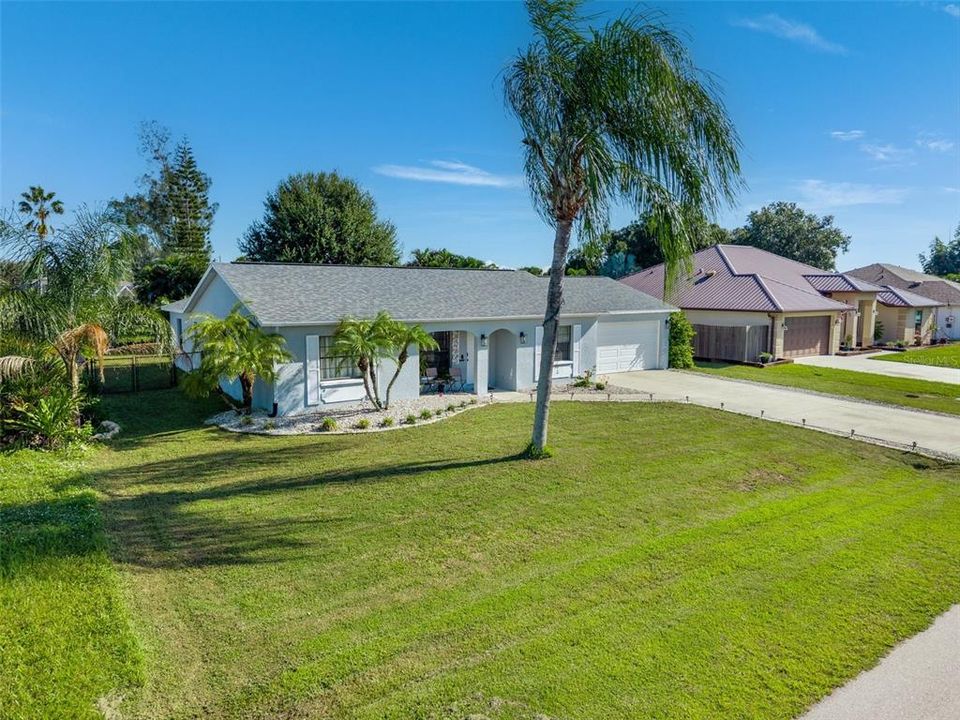 For Sale: $305,000 (4 beds, 2 baths, 1309 Square Feet)