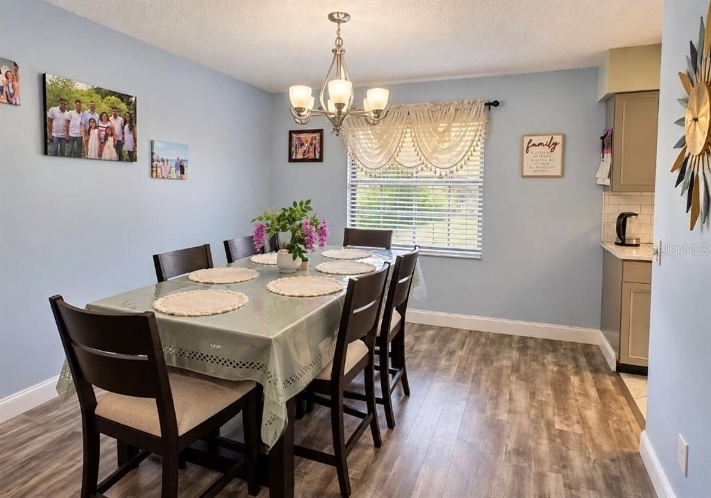 For Sale: $225,000 (2 beds, 2 baths, 1524 Square Feet)