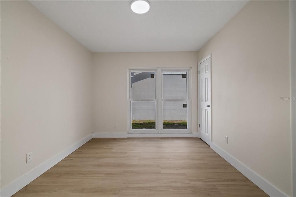 На продажу: $349,999 (3 спален, 2 ванн, 1186 Квадратных фут)