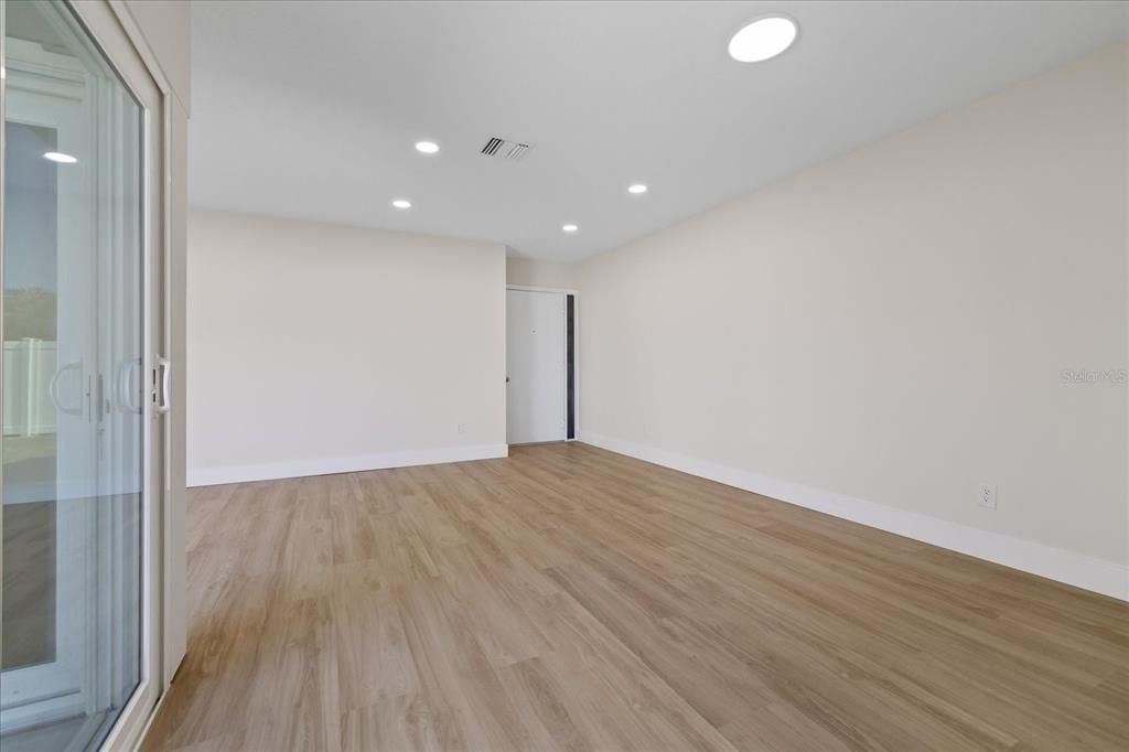 На продажу: $349,999 (3 спален, 2 ванн, 1186 Квадратных фут)