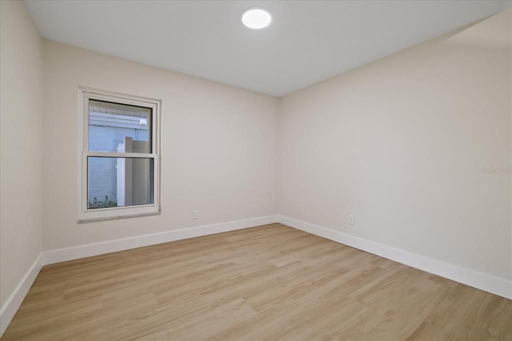На продажу: $349,999 (3 спален, 2 ванн, 1186 Квадратных фут)