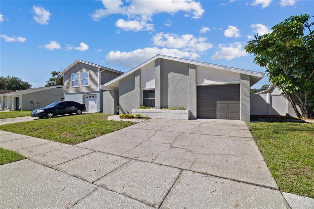На продажу: $349,999 (3 спален, 2 ванн, 1186 Квадратных фут)