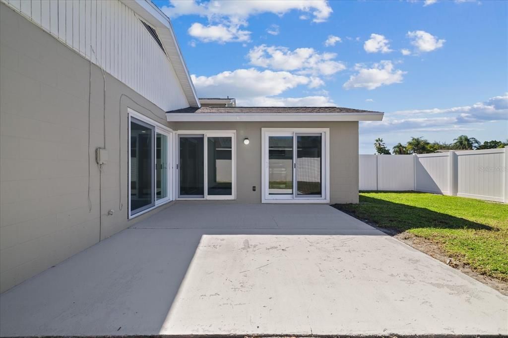 На продажу: $349,999 (3 спален, 2 ванн, 1186 Квадратных фут)