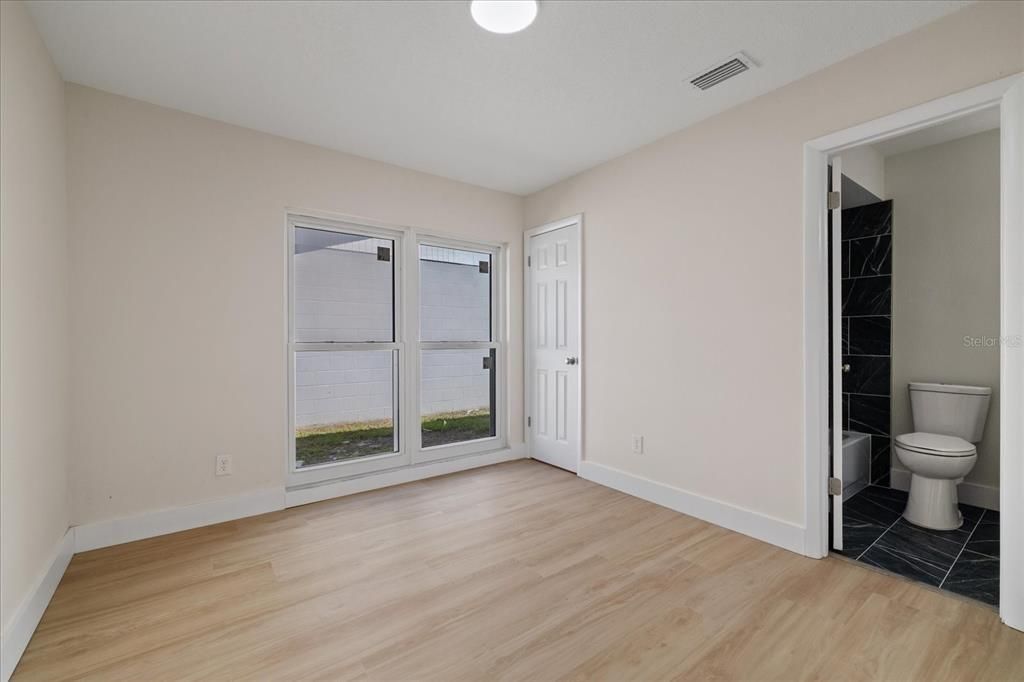 На продажу: $349,999 (3 спален, 2 ванн, 1186 Квадратных фут)