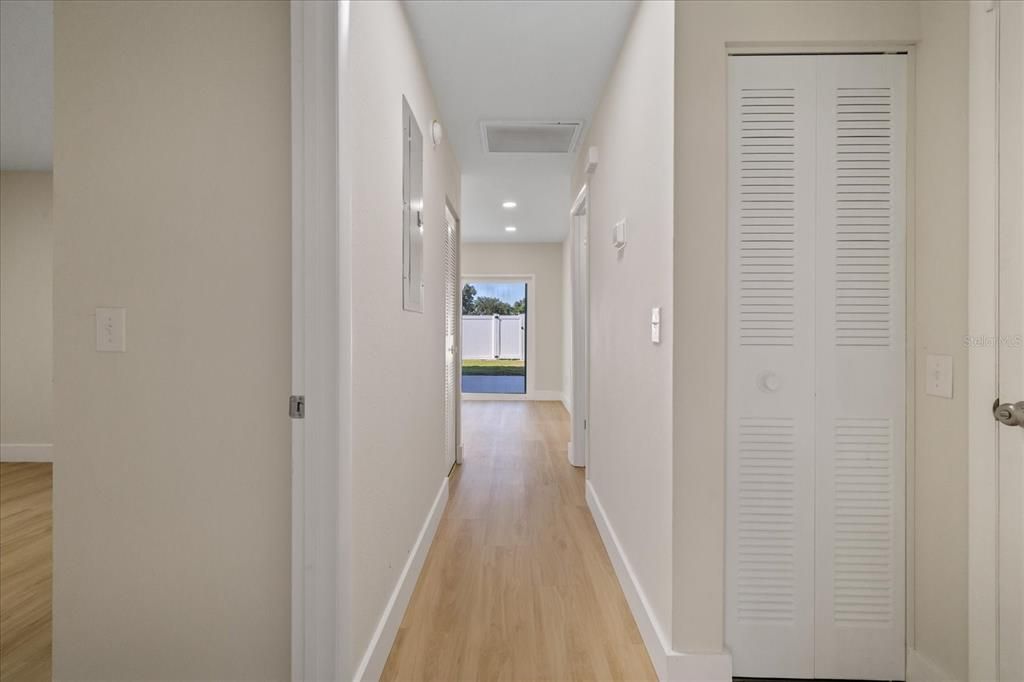 На продажу: $349,999 (3 спален, 2 ванн, 1186 Квадратных фут)