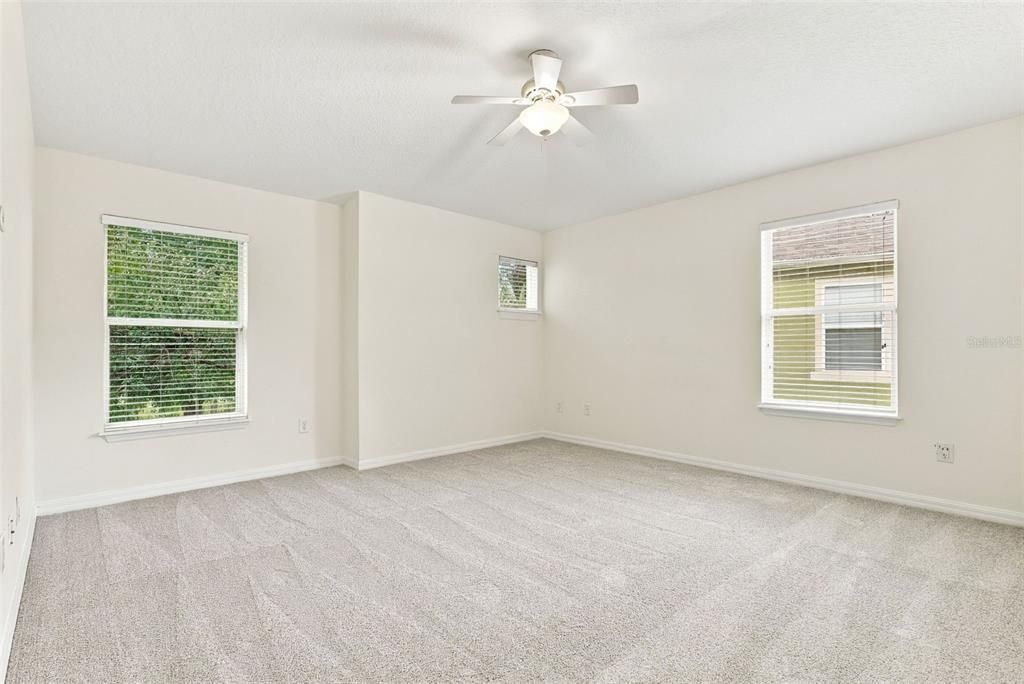 For Sale: $299,999 (3 beds, 2 baths, 1624 Square Feet)