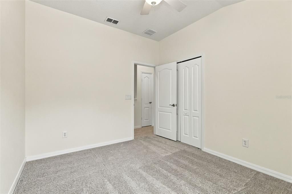 For Sale: $299,999 (3 beds, 2 baths, 1624 Square Feet)