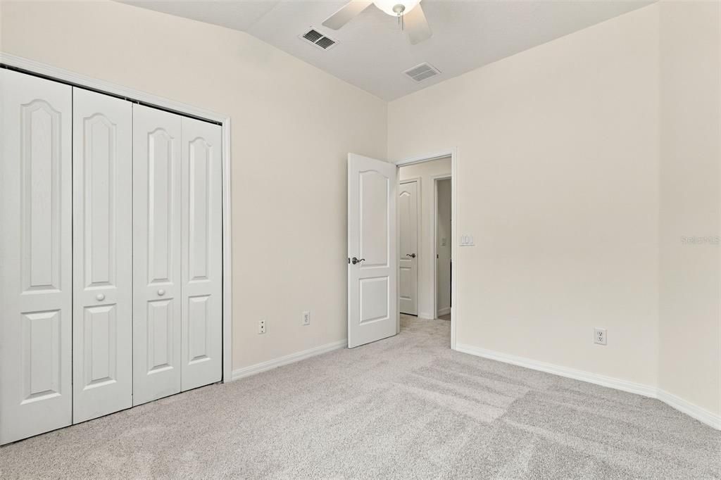 For Sale: $299,999 (3 beds, 2 baths, 1624 Square Feet)