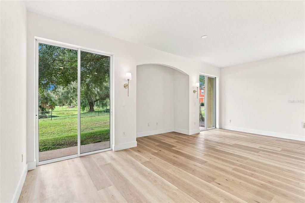 For Sale: $299,999 (3 beds, 2 baths, 1624 Square Feet)