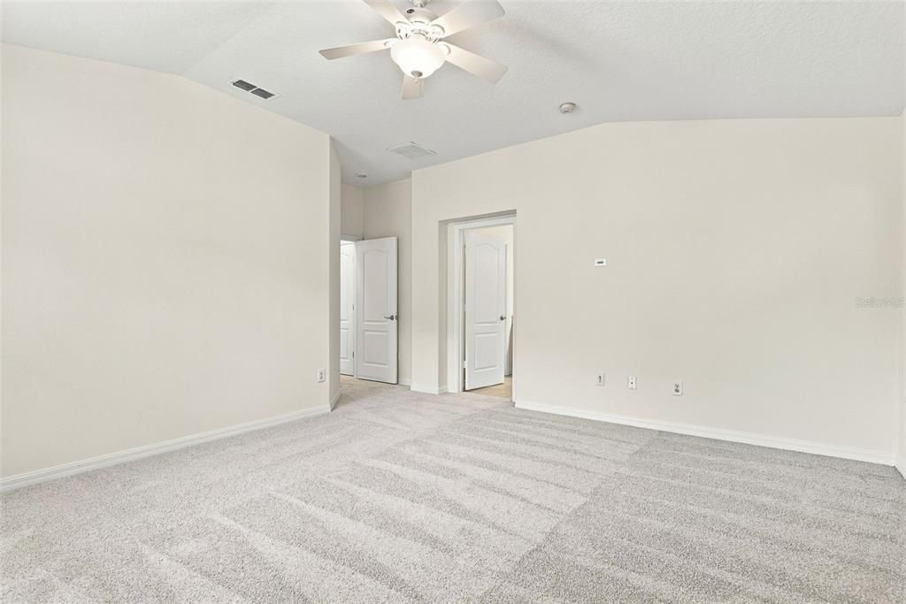 For Sale: $299,999 (3 beds, 2 baths, 1624 Square Feet)