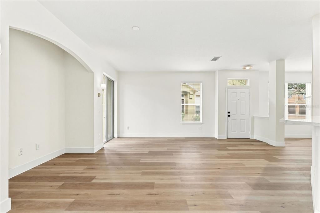 For Sale: $299,999 (3 beds, 2 baths, 1624 Square Feet)
