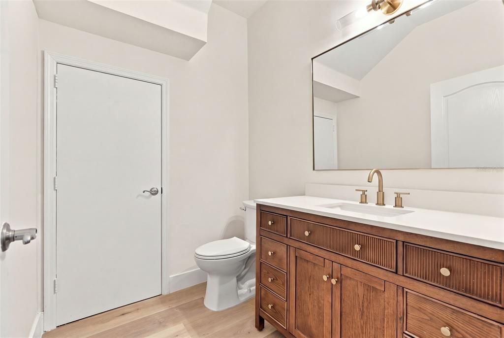 For Sale: $299,999 (3 beds, 2 baths, 1624 Square Feet)