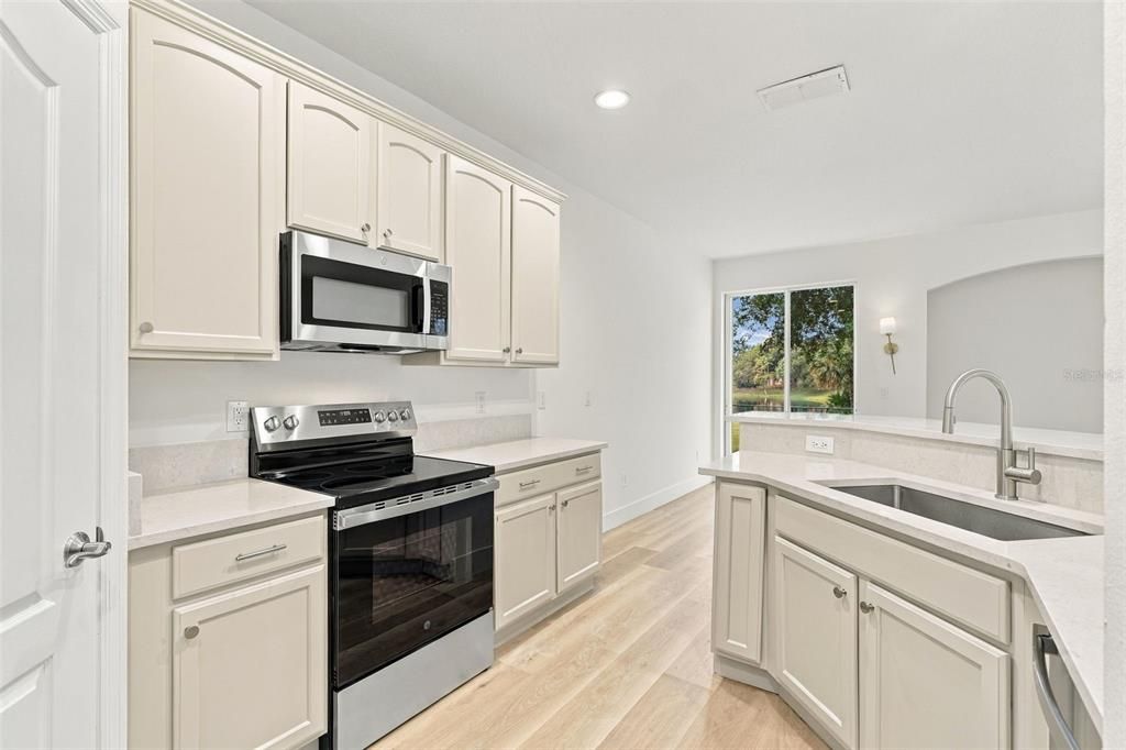 For Sale: $299,999 (3 beds, 2 baths, 1624 Square Feet)