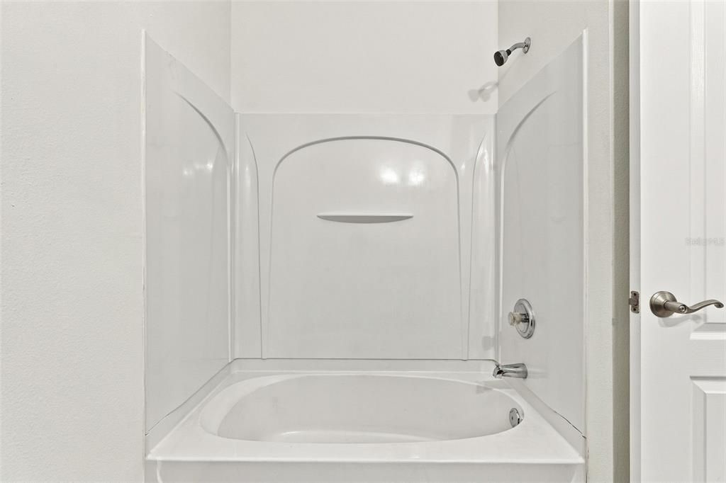 For Sale: $299,999 (3 beds, 2 baths, 1624 Square Feet)