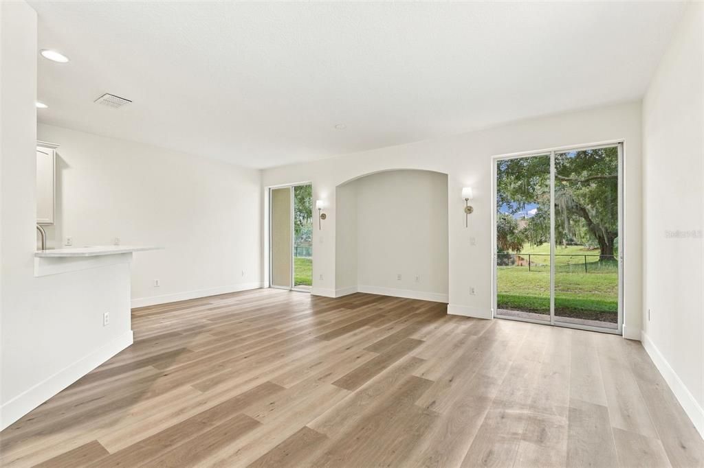 For Sale: $299,999 (3 beds, 2 baths, 1624 Square Feet)