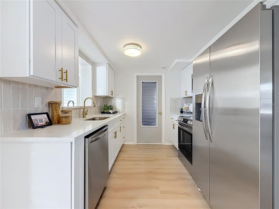 На продажу: $249,000 (2 спален, 1 ванн, 1128 Квадратных фут)