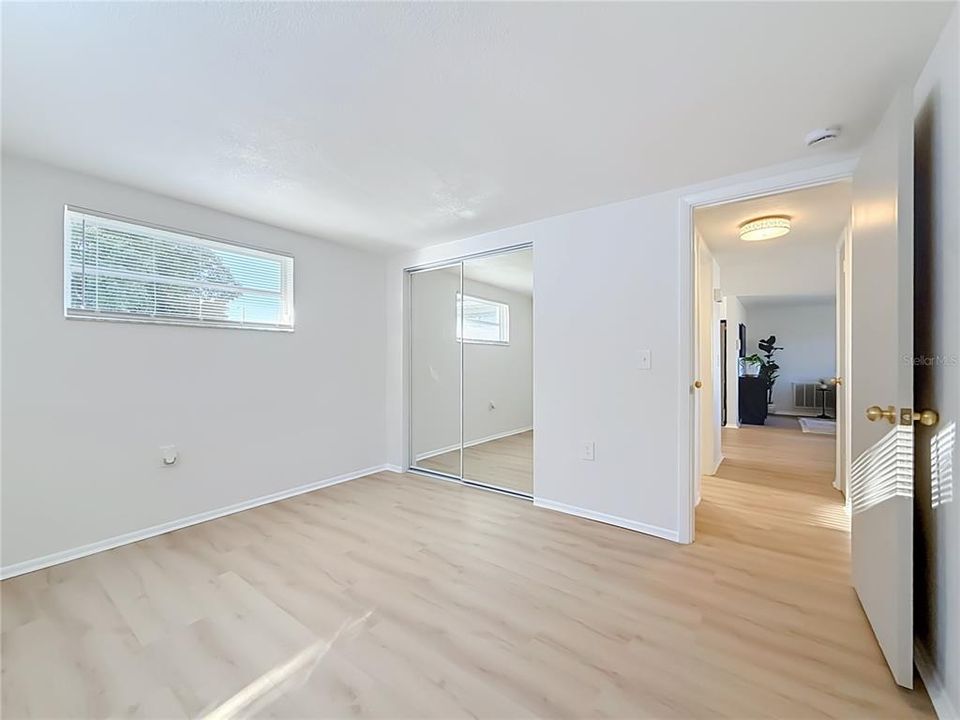 На продажу: $249,000 (2 спален, 1 ванн, 1128 Квадратных фут)