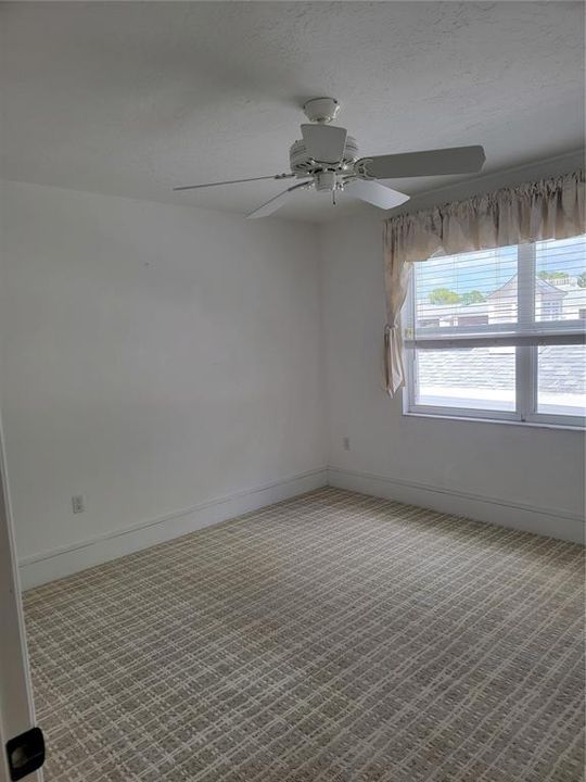 待售: $249,000 (2 贝兹, 2 浴室, 1099 平方英尺)