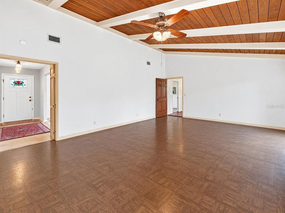 На продажу: $379,000 (4 спален, 2 ванн, 2299 Квадратных фут)