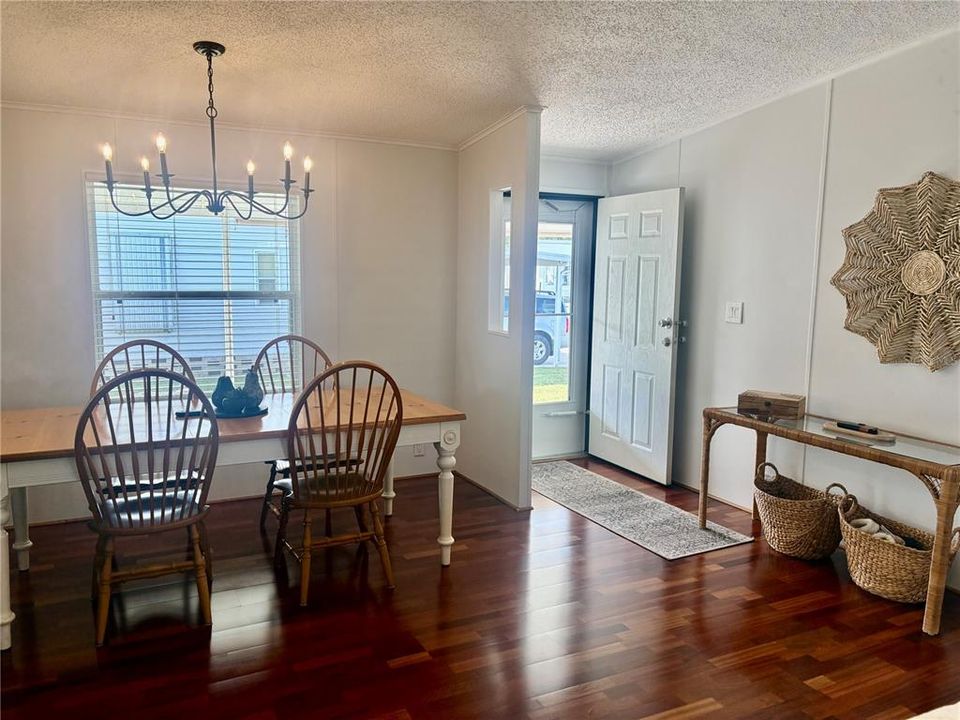 En Venta: $220,000 (3 camas, 2 baños, 1224 Pies cuadrados)