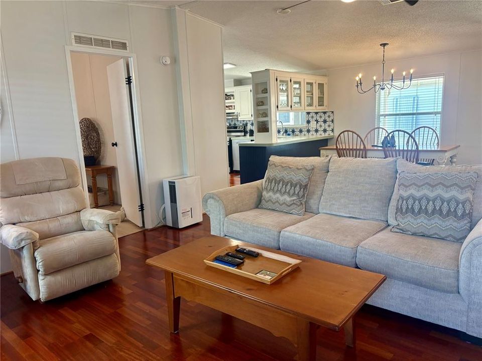 En Venta: $220,000 (3 camas, 2 baños, 1224 Pies cuadrados)