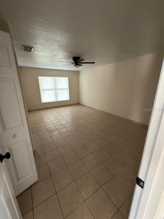 En Venta: $314,900 (4 camas, 2 baños, 1604 Pies cuadrados)