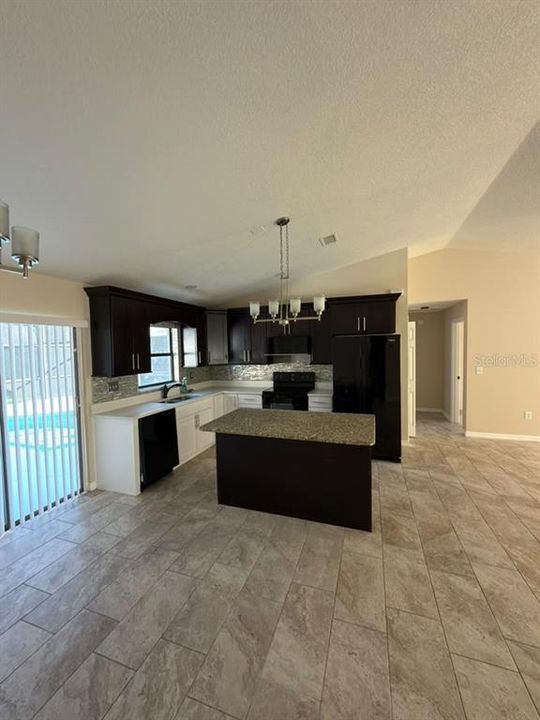 En Venta: $314,900 (4 camas, 2 baños, 1604 Pies cuadrados)