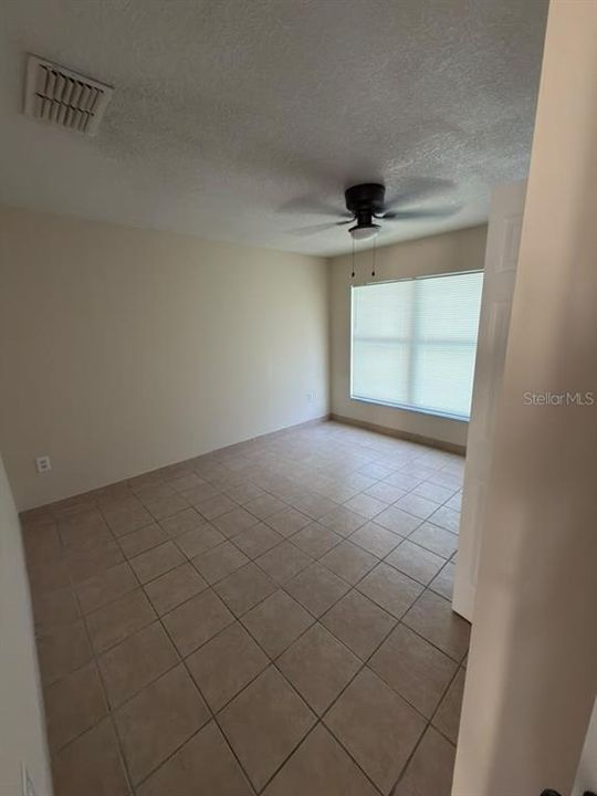 En Venta: $314,900 (4 camas, 2 baños, 1604 Pies cuadrados)