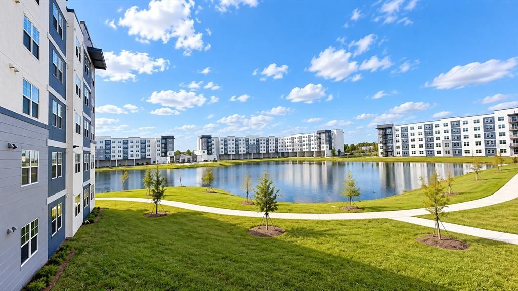 На продажу: $375,000 (2 спален, 2 ванн, 1023 Квадратных фут)