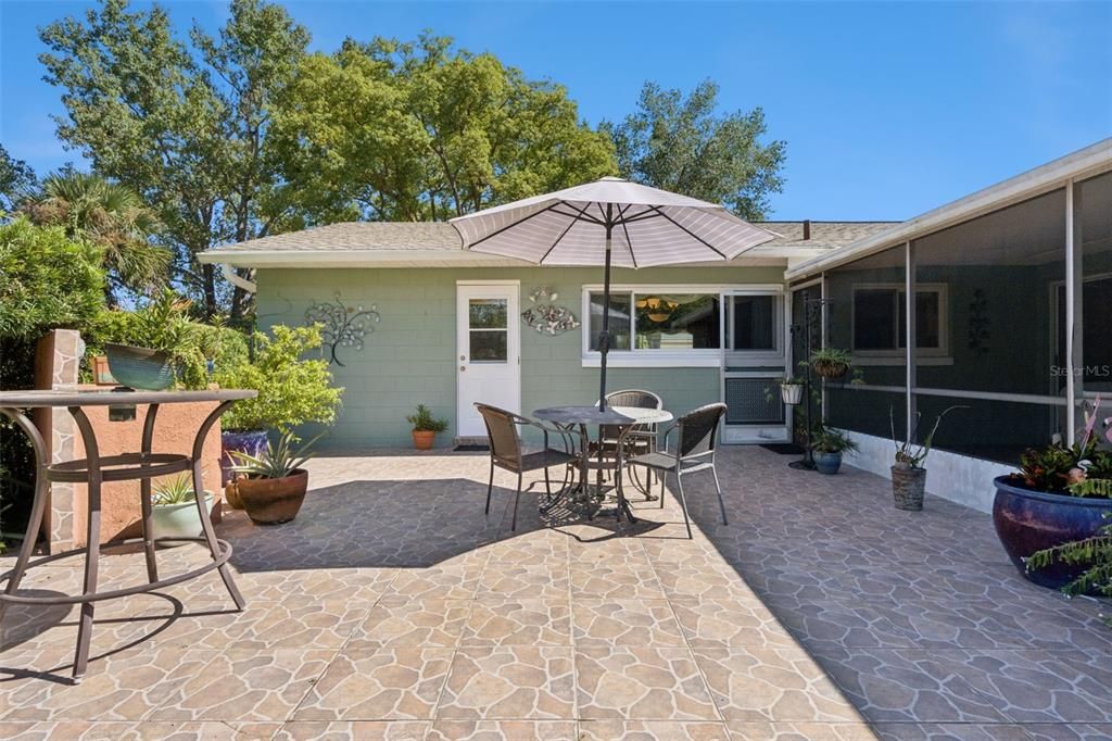 For Sale: $585,000 (3 beds, 2 baths, 1660 Square Feet)