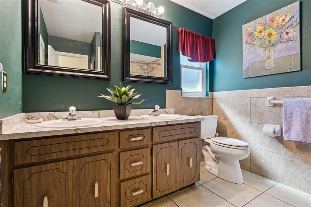 For Sale: $585,000 (3 beds, 2 baths, 1660 Square Feet)