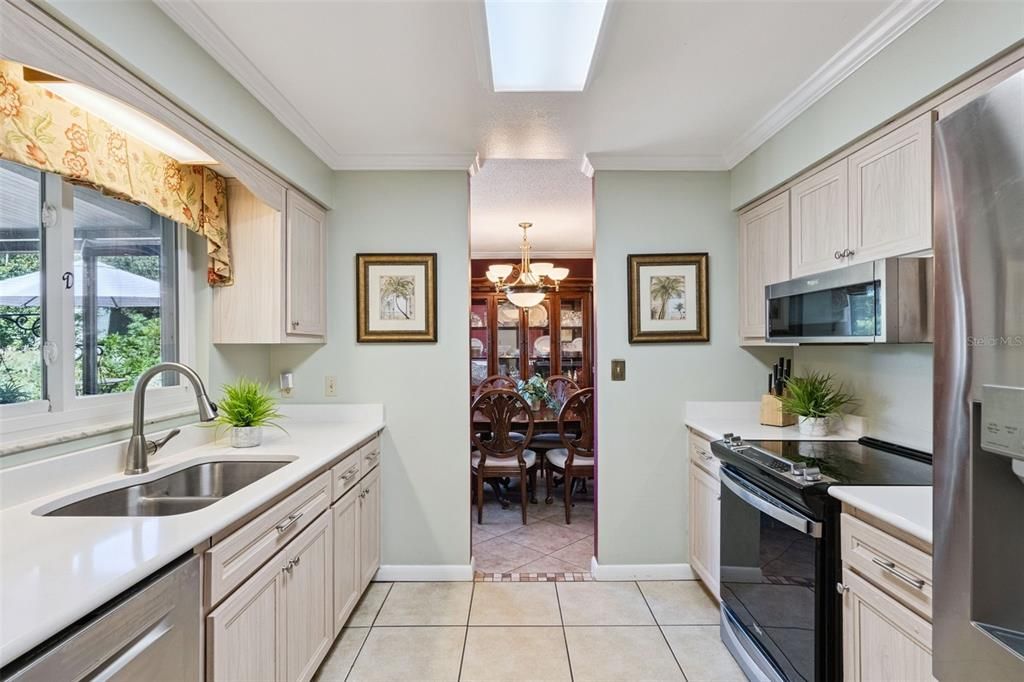 For Sale: $585,000 (3 beds, 2 baths, 1660 Square Feet)