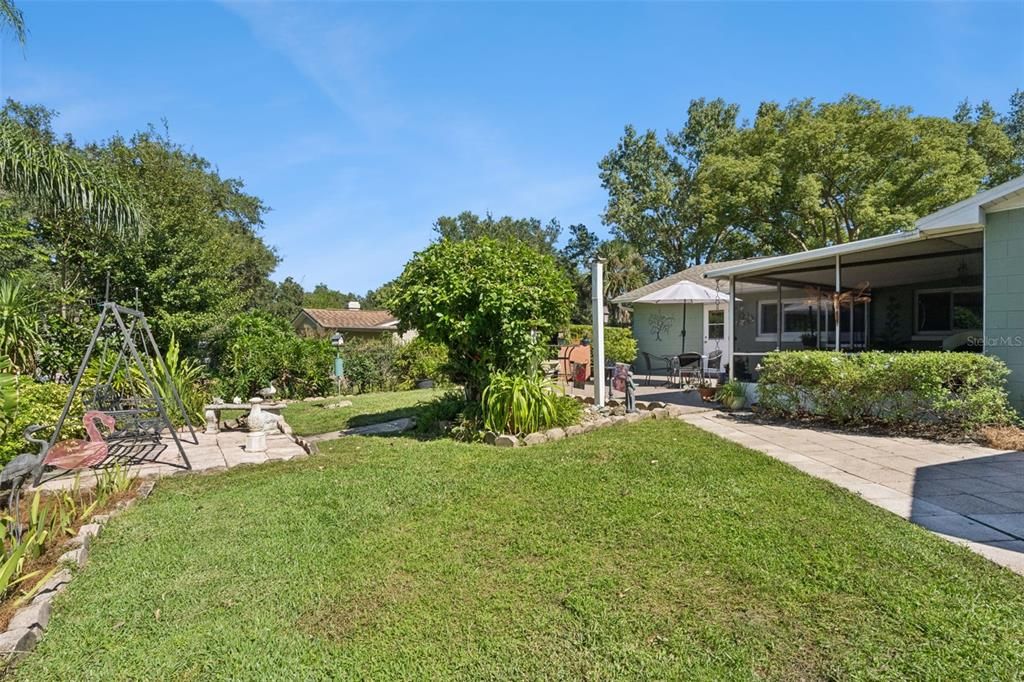 For Sale: $585,000 (3 beds, 2 baths, 1660 Square Feet)