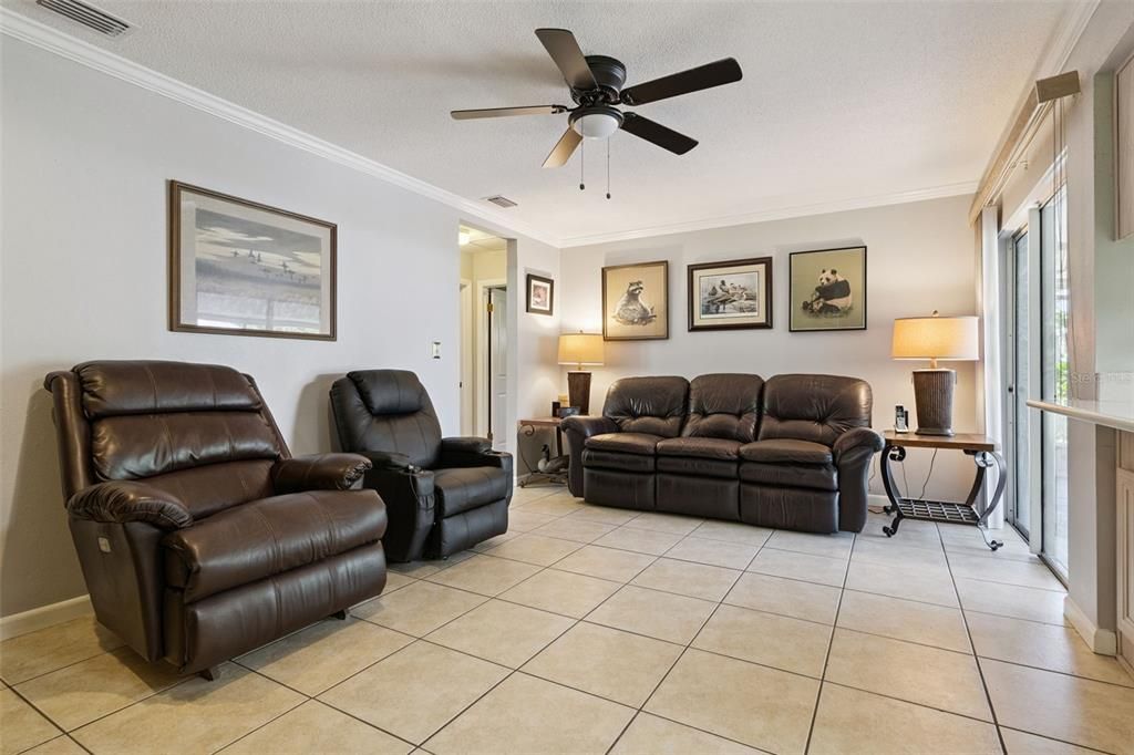 For Sale: $585,000 (3 beds, 2 baths, 1660 Square Feet)
