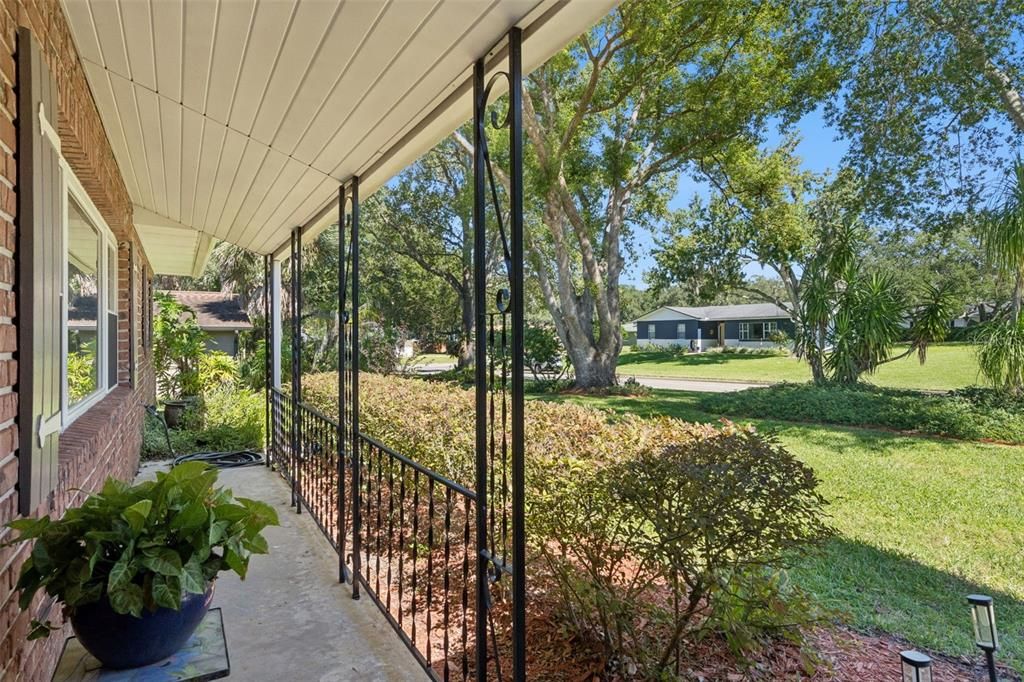 For Sale: $585,000 (3 beds, 2 baths, 1660 Square Feet)