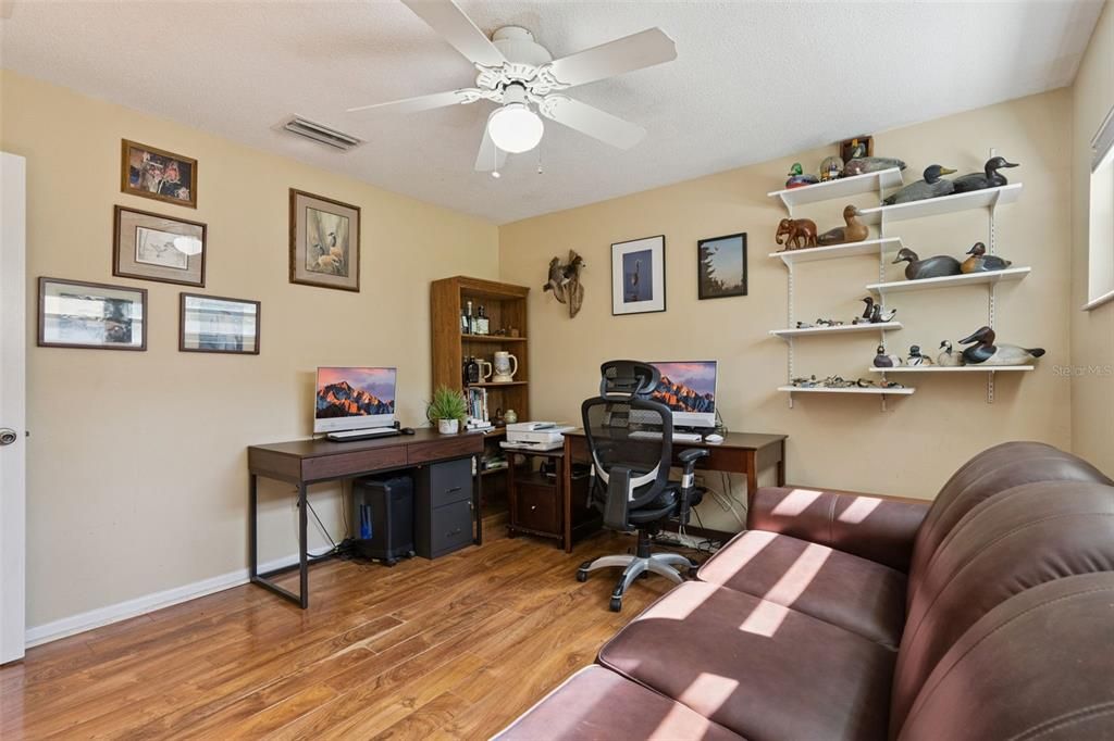 For Sale: $585,000 (3 beds, 2 baths, 1660 Square Feet)