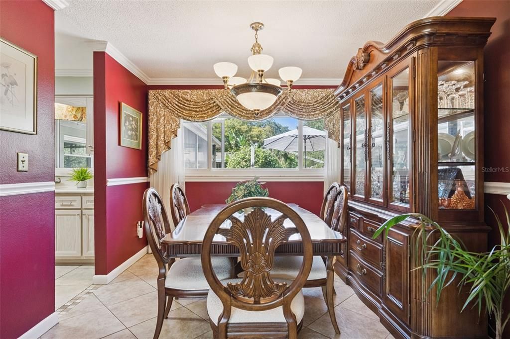 For Sale: $585,000 (3 beds, 2 baths, 1660 Square Feet)