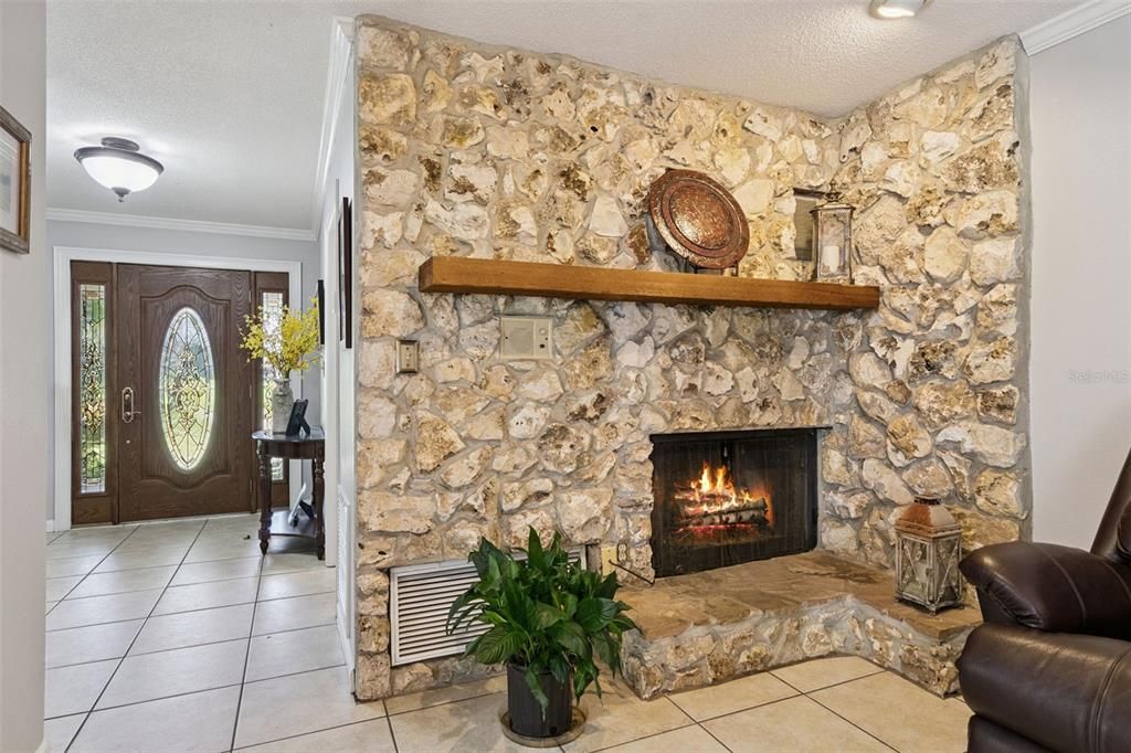 For Sale: $585,000 (3 beds, 2 baths, 1660 Square Feet)