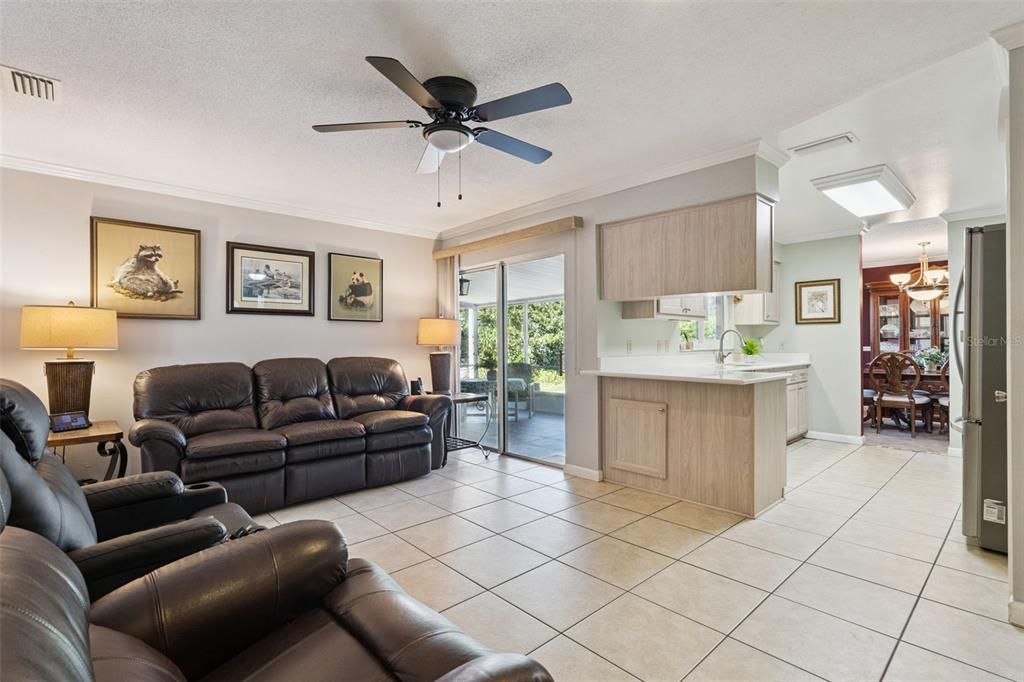 For Sale: $585,000 (3 beds, 2 baths, 1660 Square Feet)