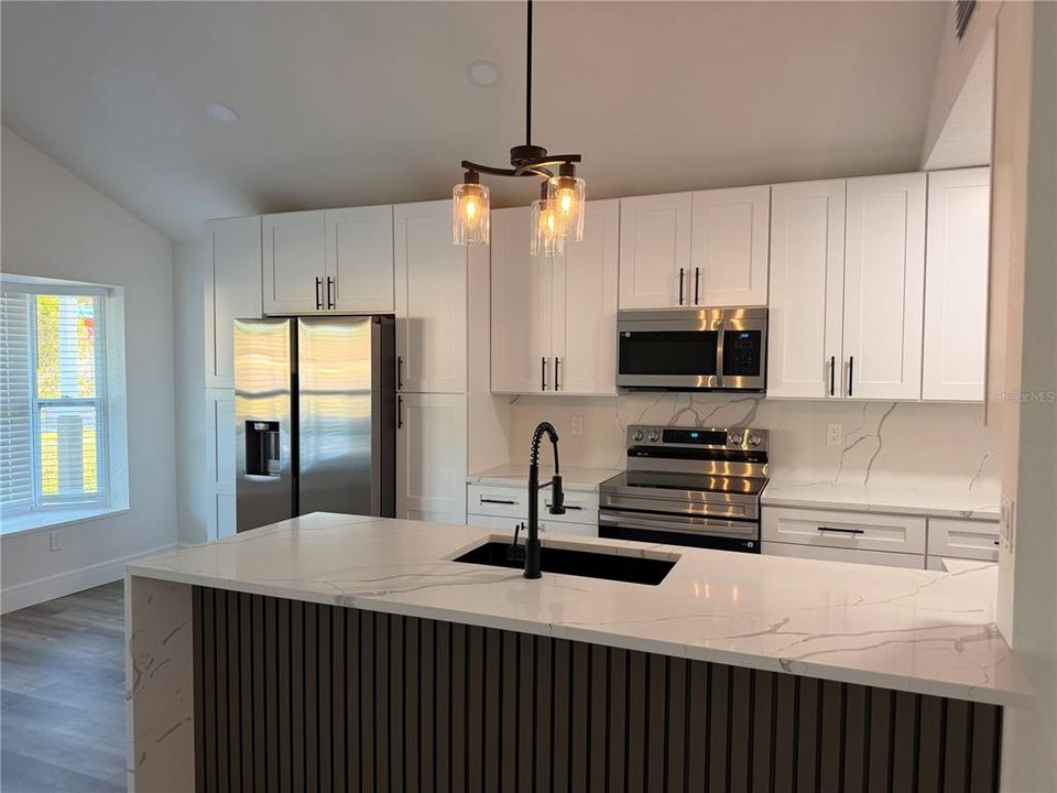 En Venta: $429,000 (3 camas, 2 baños, 1155 Pies cuadrados)