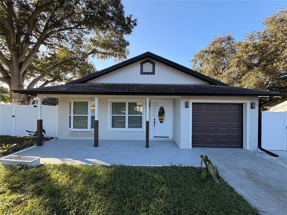 En Venta: $429,000 (3 camas, 2 baños, 1155 Pies cuadrados)