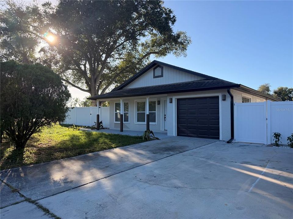 En Venta: $429,000 (3 camas, 2 baños, 1155 Pies cuadrados)