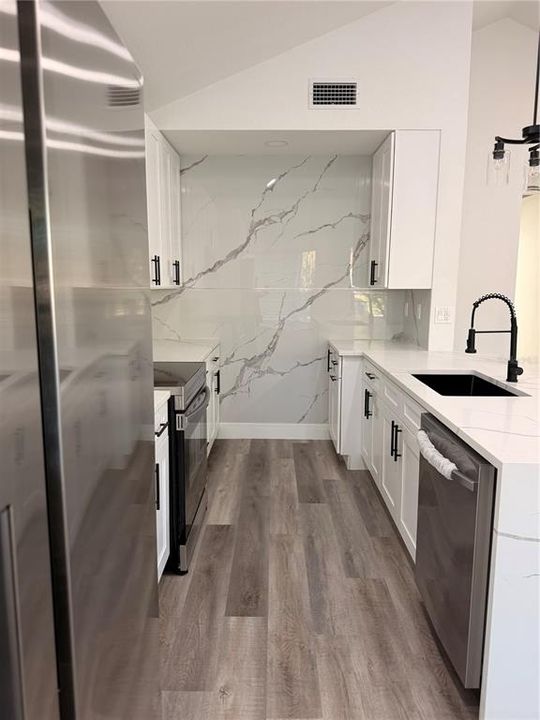 En Venta: $429,000 (3 camas, 2 baños, 1155 Pies cuadrados)