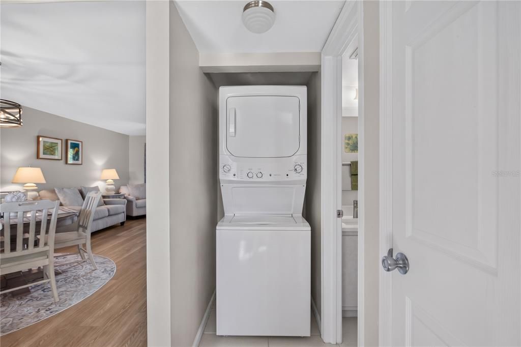 En Venta: $159,900 (2 camas, 2 baños, 897 Pies cuadrados)