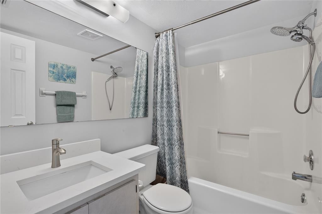 En Venta: $159,900 (2 camas, 2 baños, 897 Pies cuadrados)